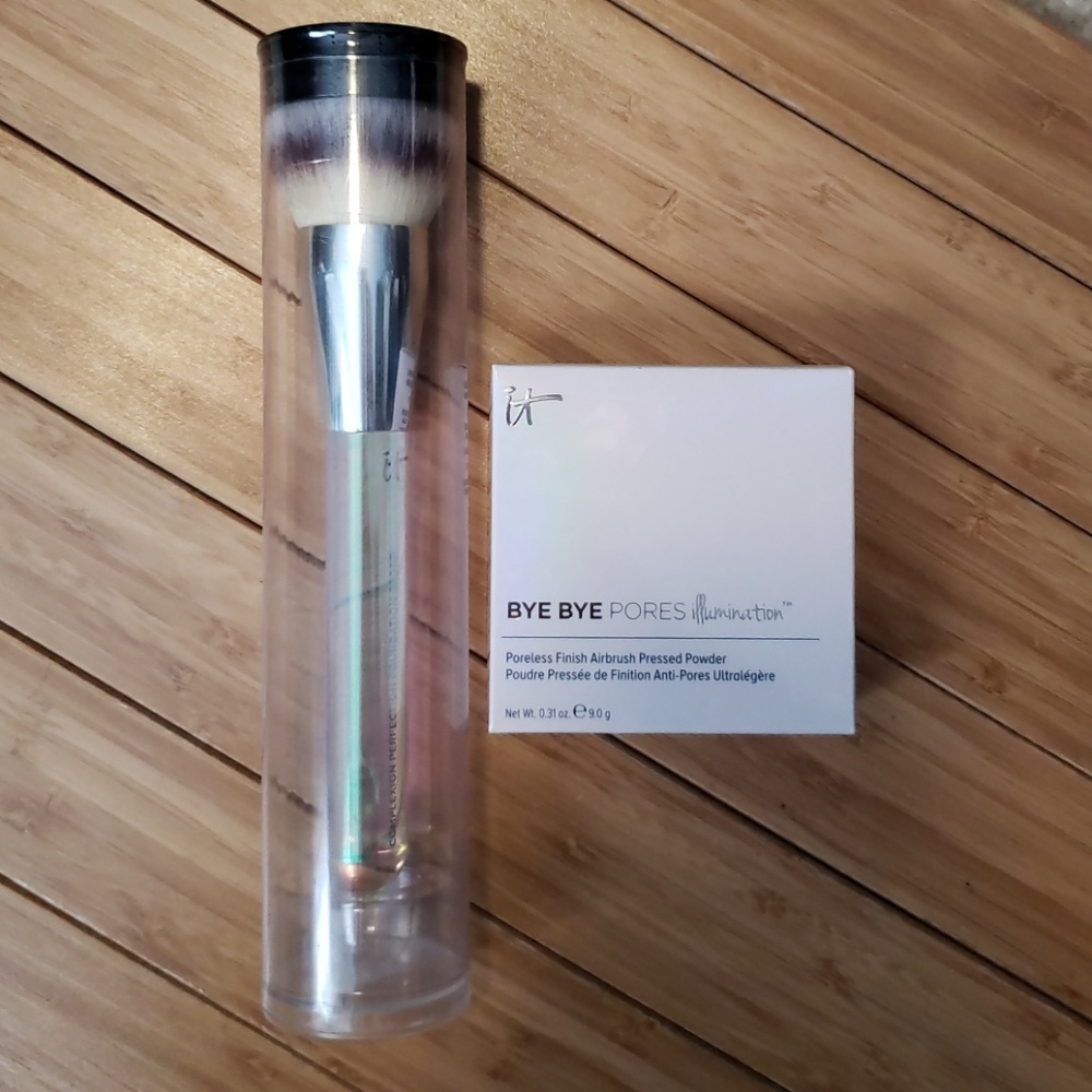IT Cosmetics Illumination powder and brush